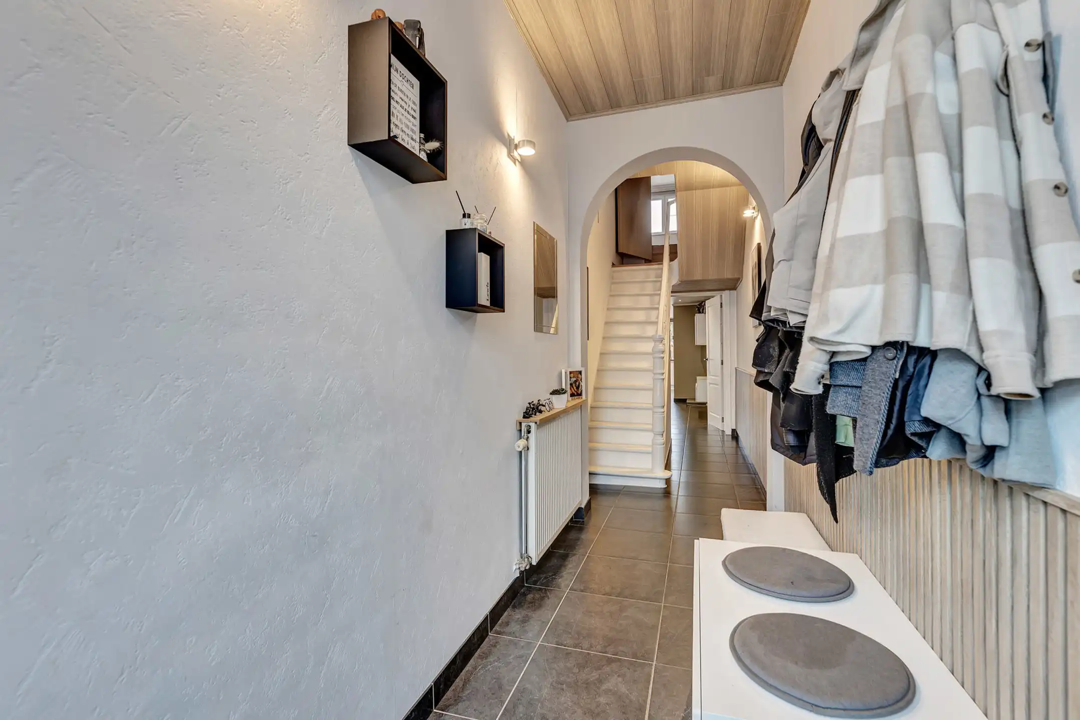 Prachtige instapklare woning met 3 slpks, tuin en garage foto 3