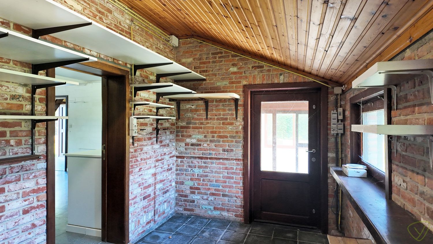 Villa op zonnig en ruim perceel met investeringspotentieel foto 23