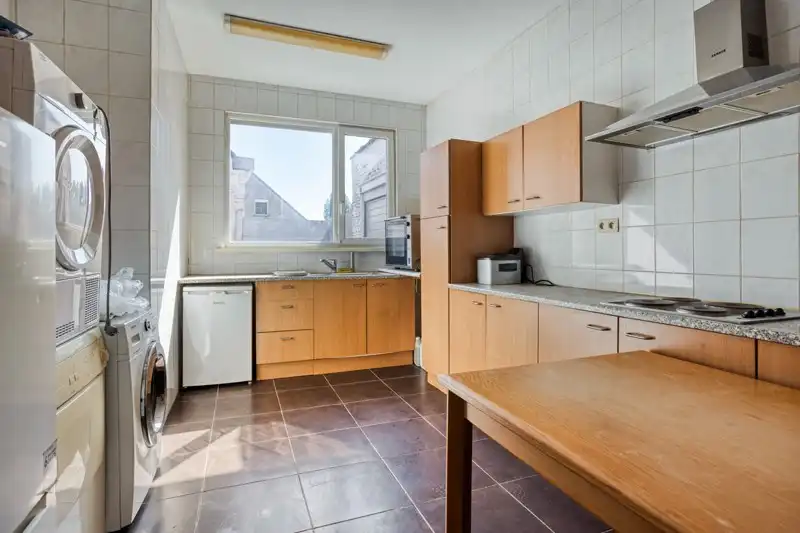 Café met bovengelegen appartement foto 13