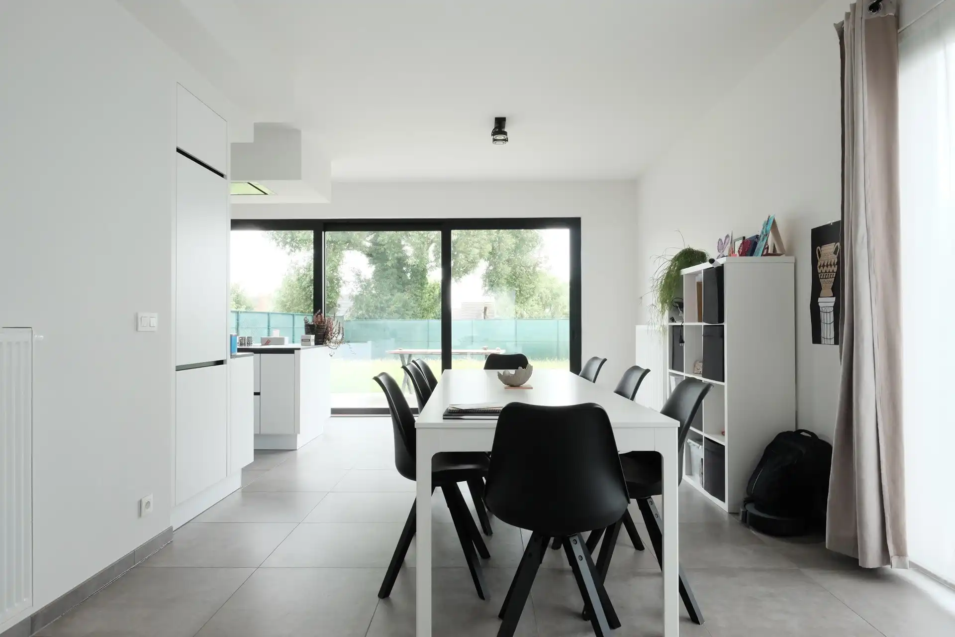 Moderne alleenstaande nieuwbouw met tuin foto 4