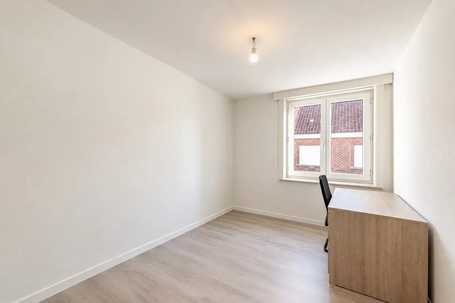 GERENOVEERDE LEUKE RIJWONING MET 3 SLAAPKAMERS EN PRAKTIJKRUIMTE TE KOOP IN DESSELGEM🏡 foto 13