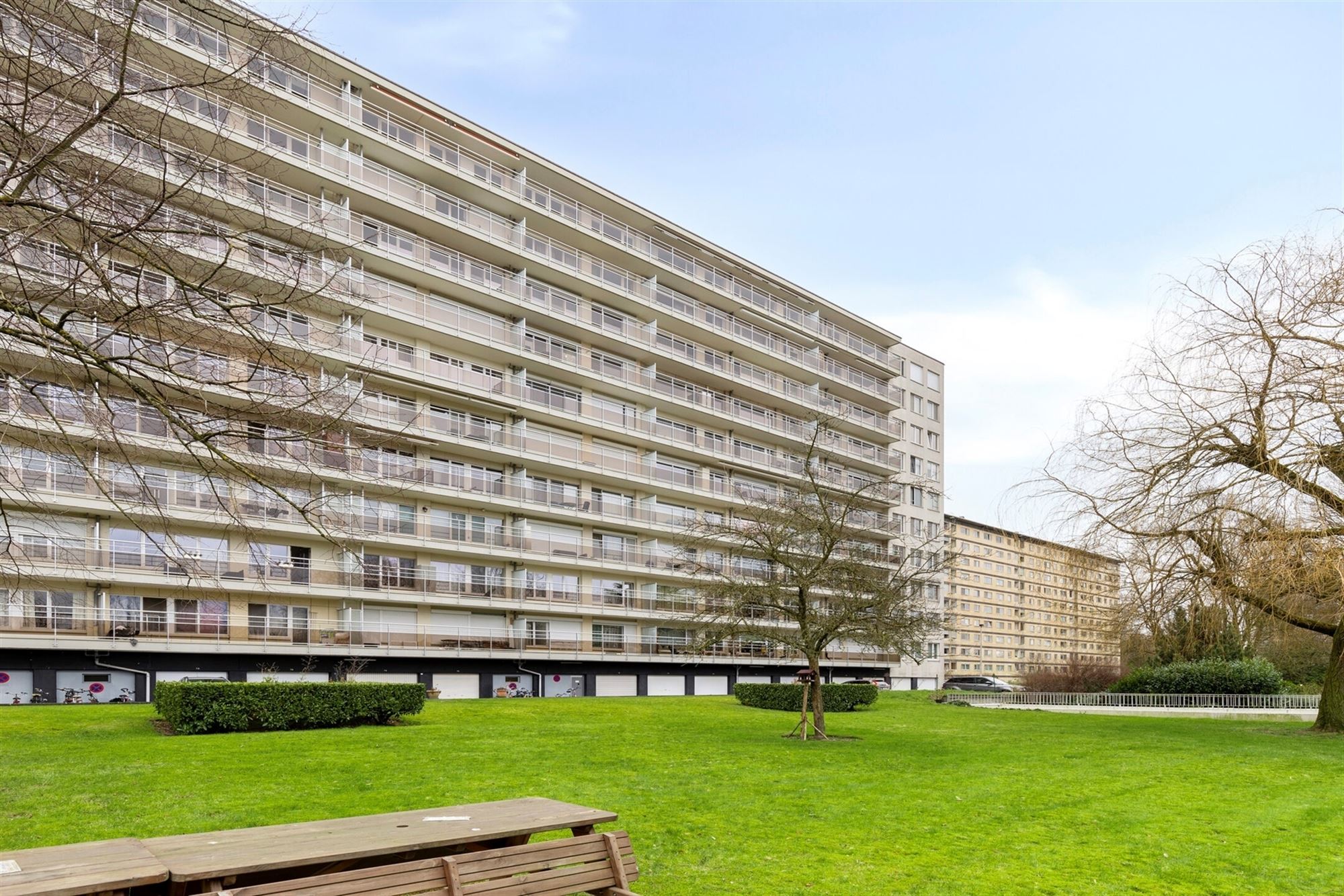 Instapklaar appartement met drie slaapkamers foto 17