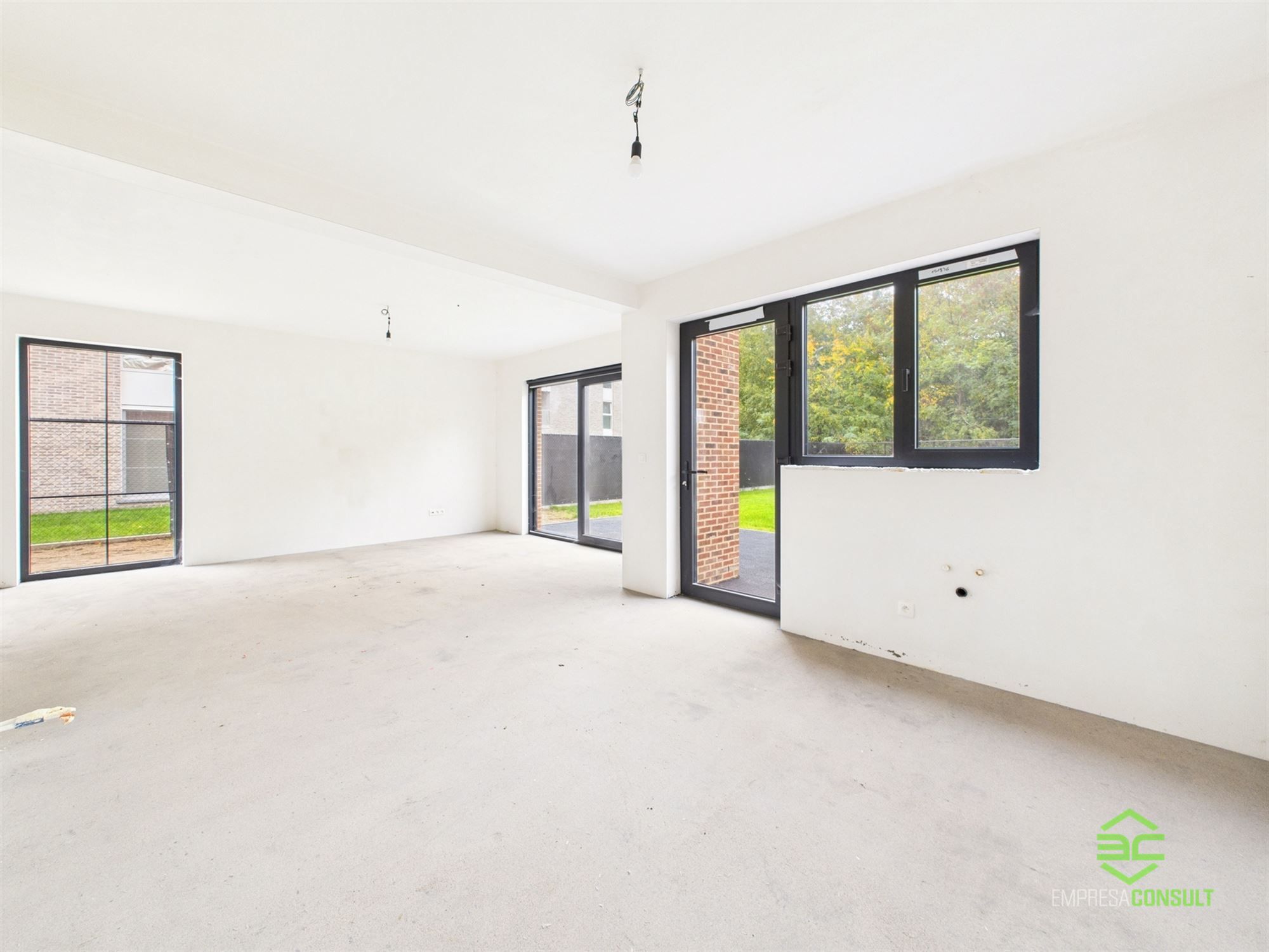 Afgewerkte nieuwbouw met 5 slpk en 2 badk onder registratie! foto 8