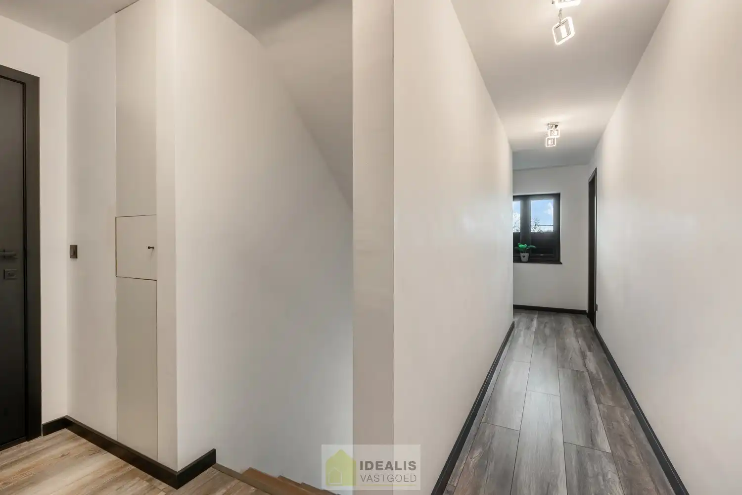 EEN BIJZONDER RIANTE WONING VAN MAAR LIEFST 302M² WOONOPPERVLAKTE OP EEN KNAP PERCEEL VAN 5A 90CA. foto 31