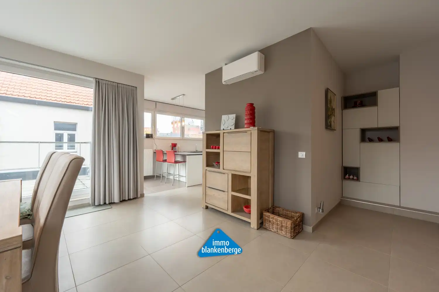 Uniek dakappartement met 3 slaapkamers en 2 badkamers. foto 6