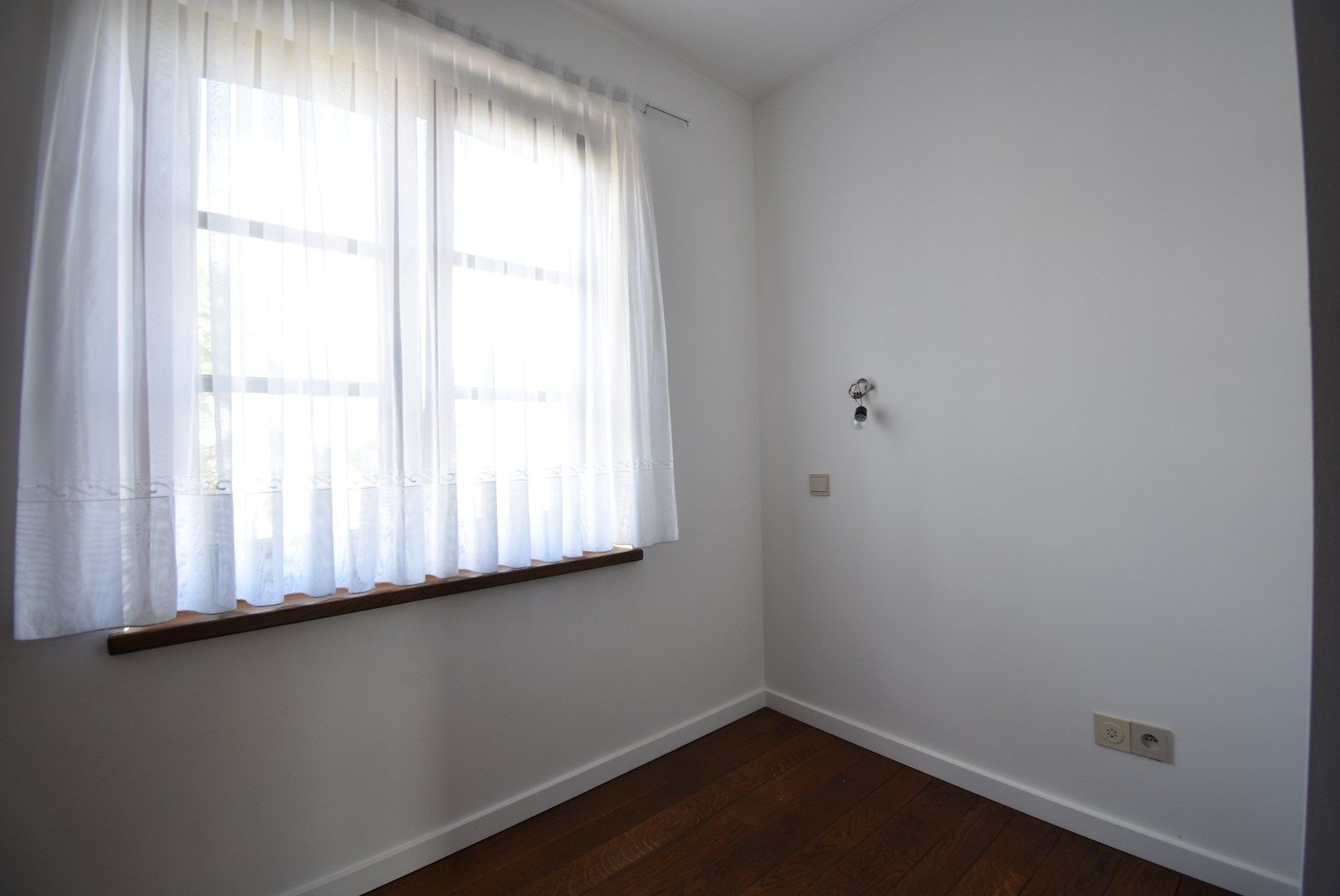 Knappe woning in open bebouwing met 4 slaapkamers te Schalkhoven foto 12