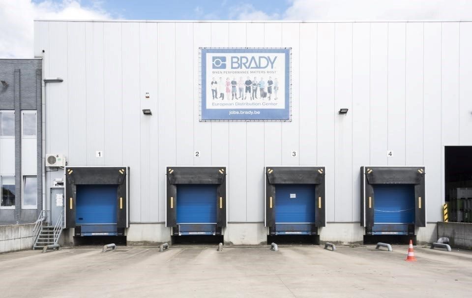 Logistieke loods te huur in Zele foto 5