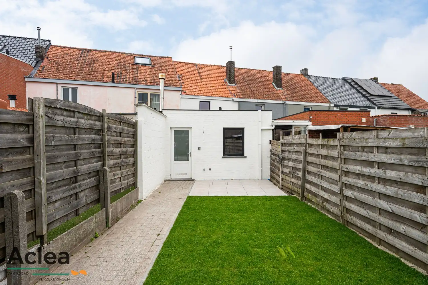 Stijlvol gerenoveerde woning met tuin en parkeerplaats foto 14