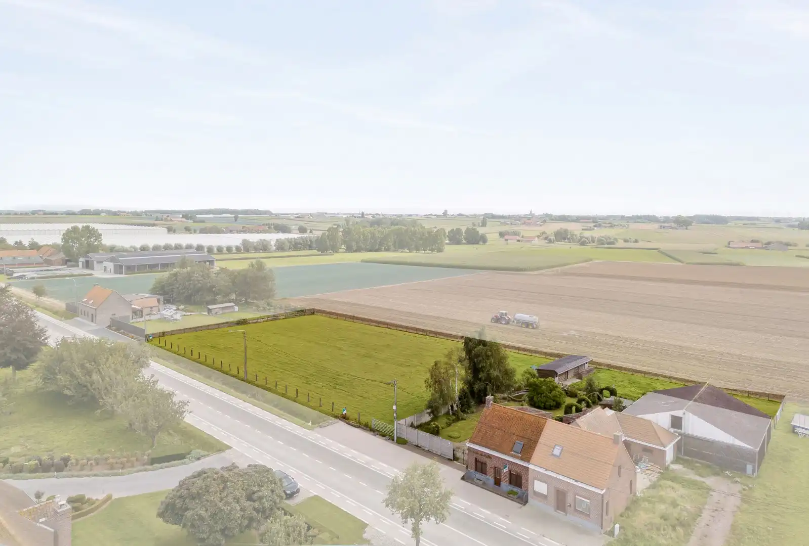 Charmante woning op een perceel van 4811 m² met paardenstallen, paddock en hooi opslagplaats foto {{pictureIndex}}