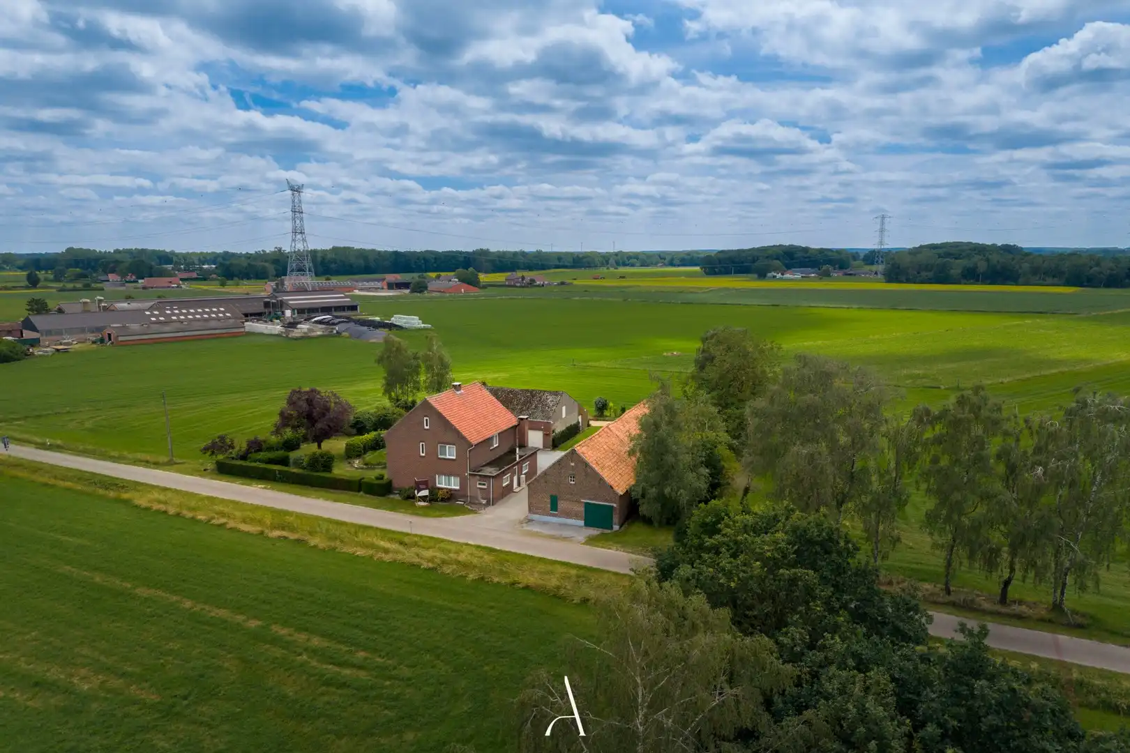 Karaktervolle hoeve-eigendom met drie afzonderlijke gebouwen op ca. 2.323 m² in landelijke omgeving van Kinrooi foto 23