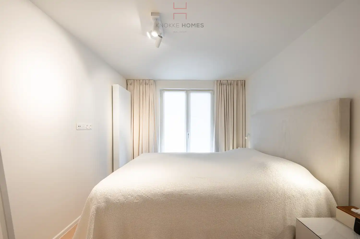 Prachtig gerenoveerd appartement met frontaal zeezicht in Duinbergen foto 10