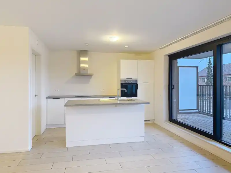 Modern 2-slaapkamer appartement in het centrum met een ruim terras en ondergrondse parking foto 5