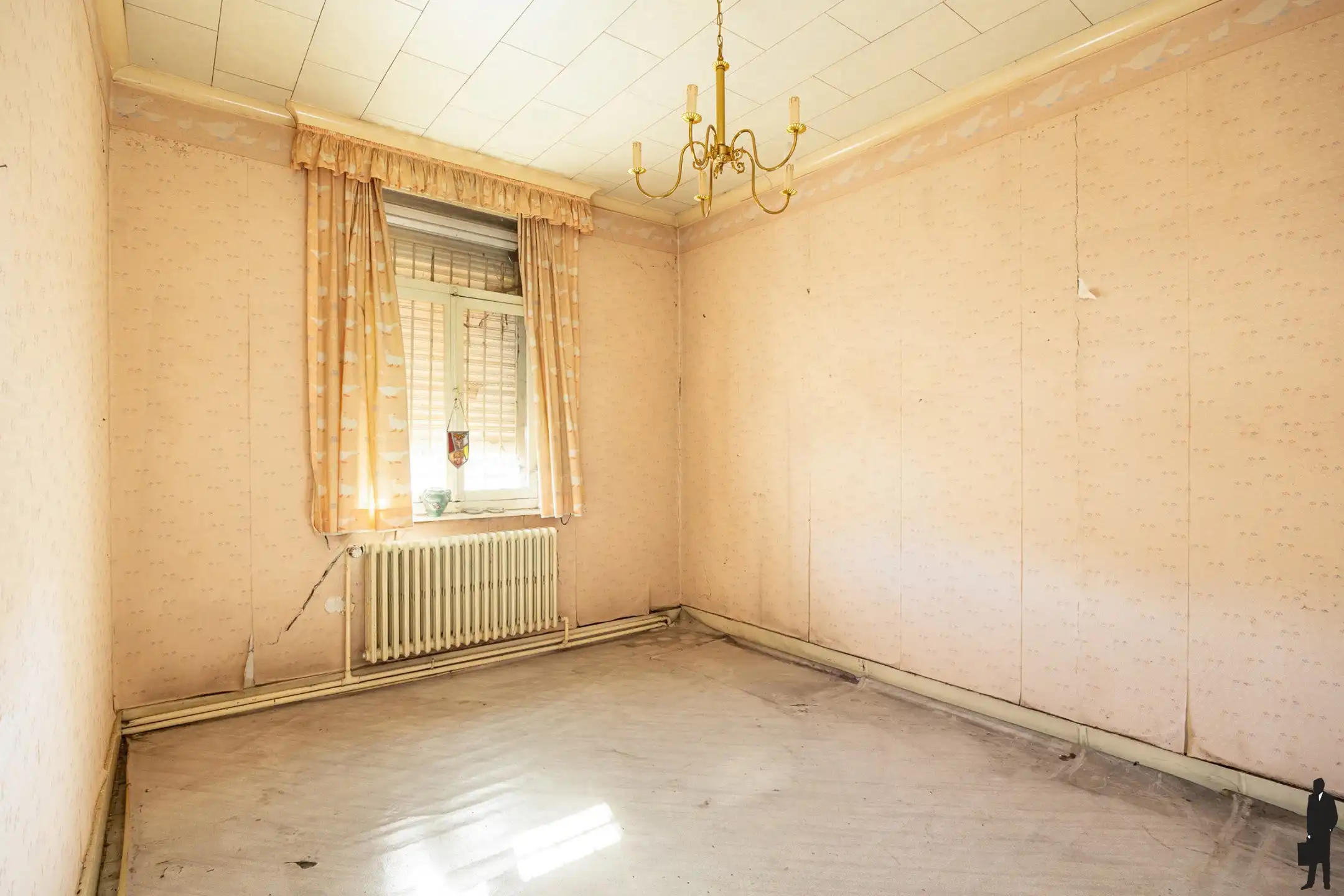Te renoveren ruime woning met werkplaats foto 13
