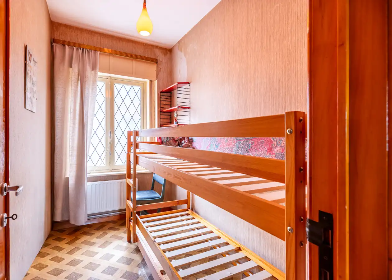 Te renoveren woning met zonnige stadstuin en veel potentieel foto 15