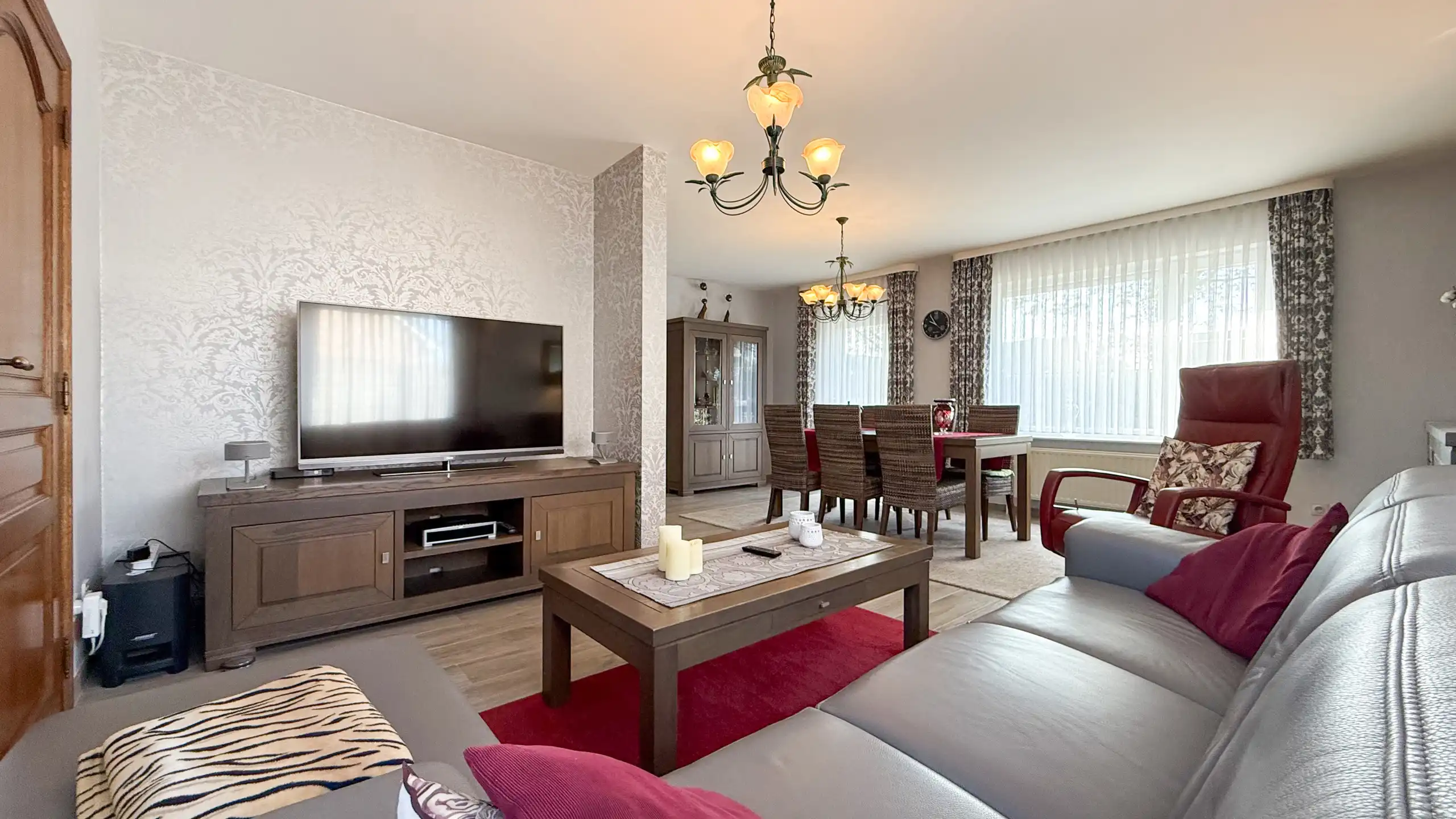 Instapklare woning met 3slpks, tuin, airco en zonnepanelen! foto 3