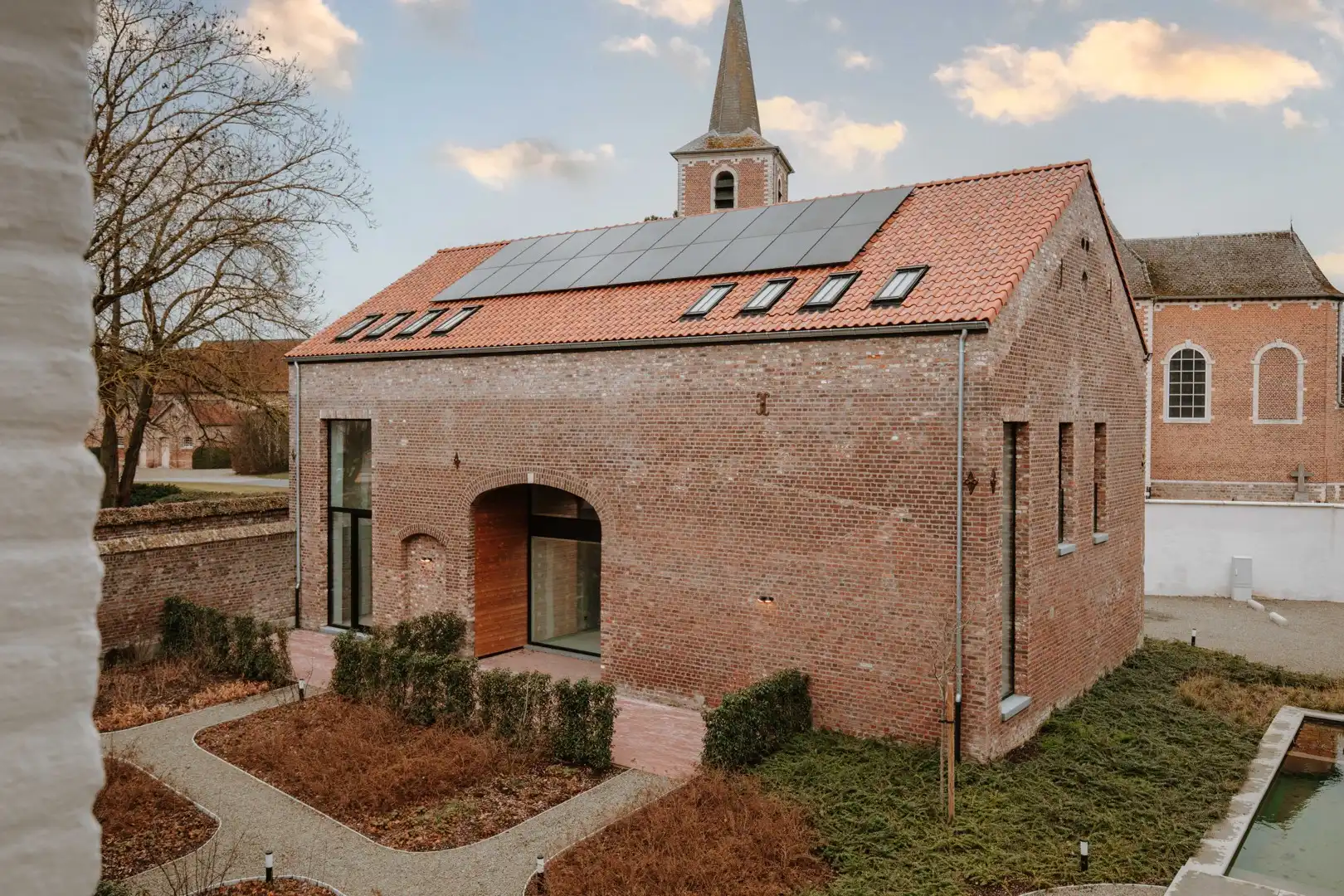 Lichtrijke woning met drie slaapkamers en twee badkamers (aankoop onder registratierechten, 2% mogelijk) foto 4