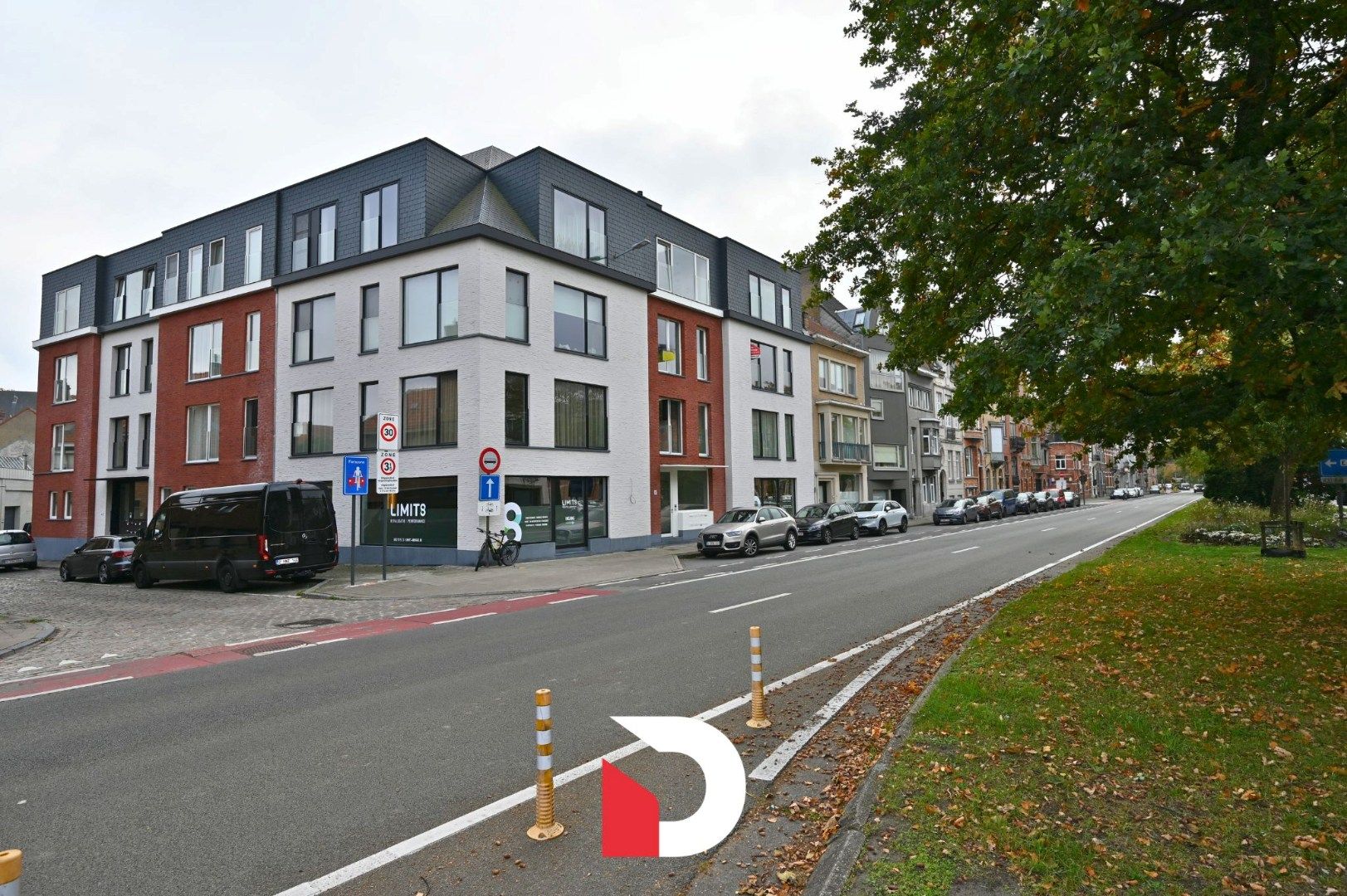 Instapklaar appartement met 2 slk label A en ruim terras centrum Brugge foto 18