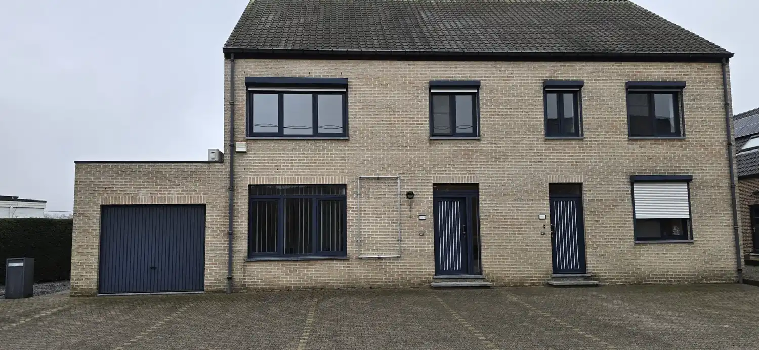 Multifunctioneel gebouw met parking, onmiddellijk beschikbaar! foto 2
