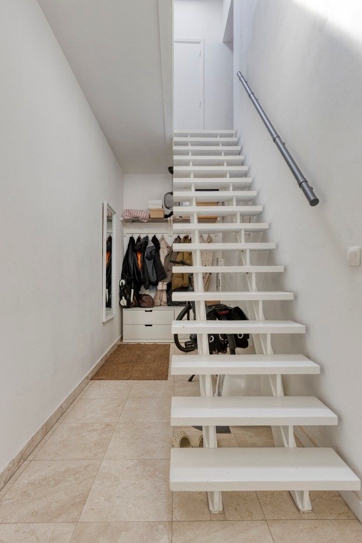 Goed onderhouden opbrengsteigendom met 2 appartementen en garage. foto 4