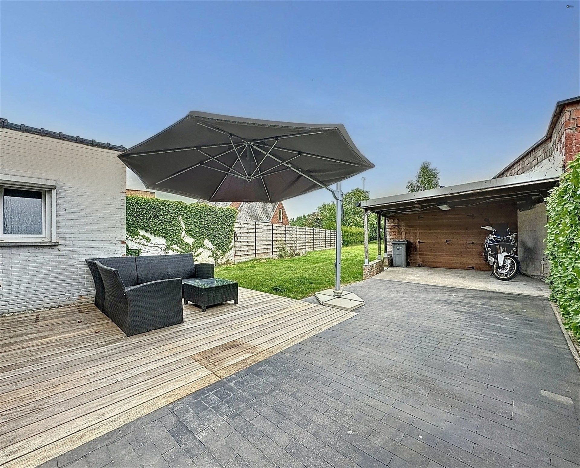 Prachtige gezinswoning met 4 slaapkamers, 2 badkamers op een perceel van 760m²! foto 5