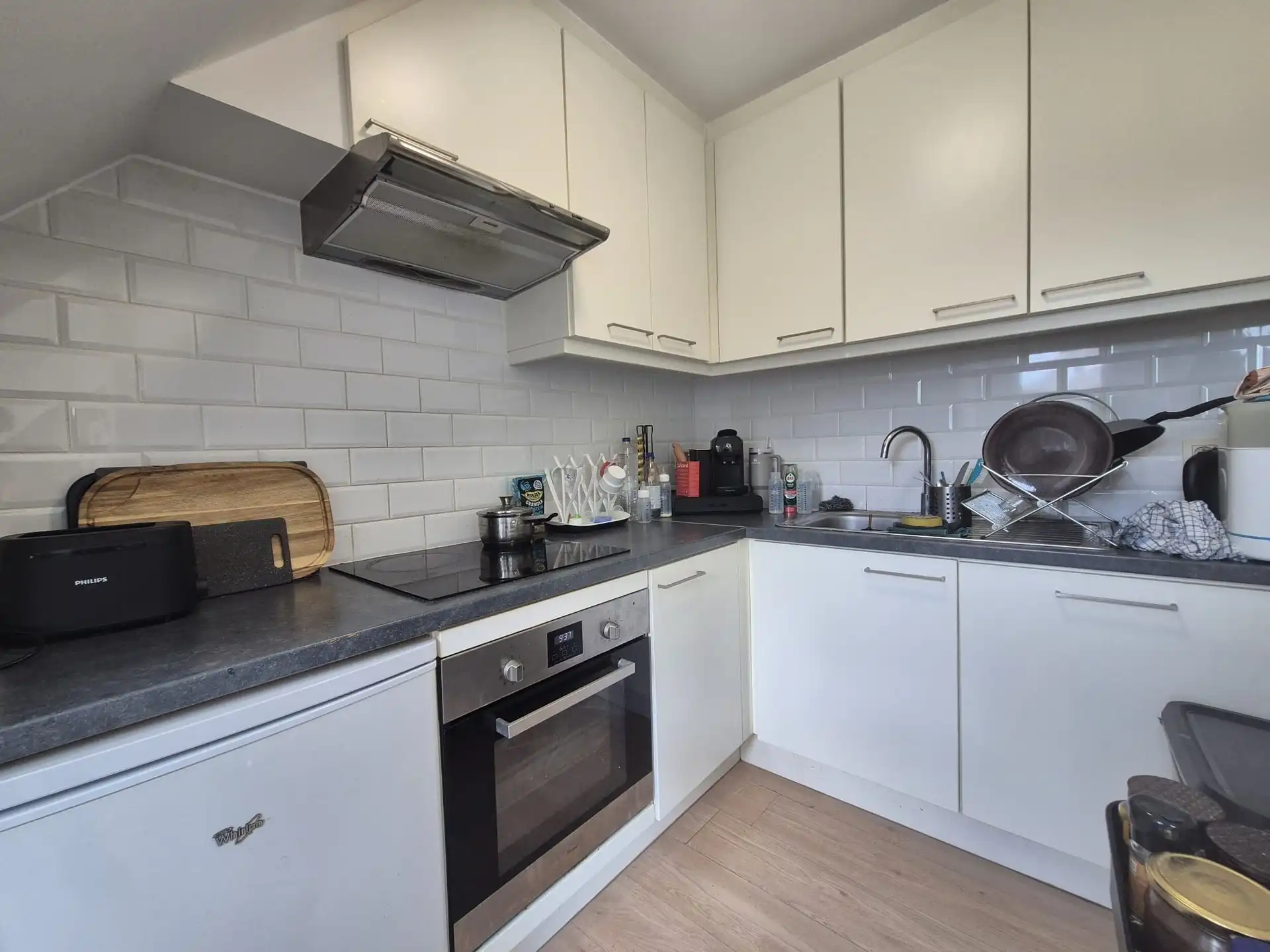 Mooi en rustig gelegen instapklaar appartement met zongericht terras en garage. foto 8