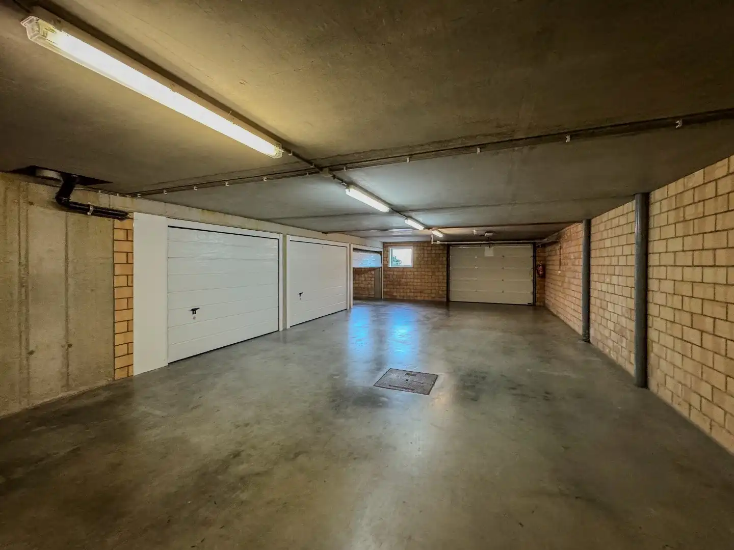 Lichtrijk appartement met 2 slaapkamers, terras en ruime garage. foto 17