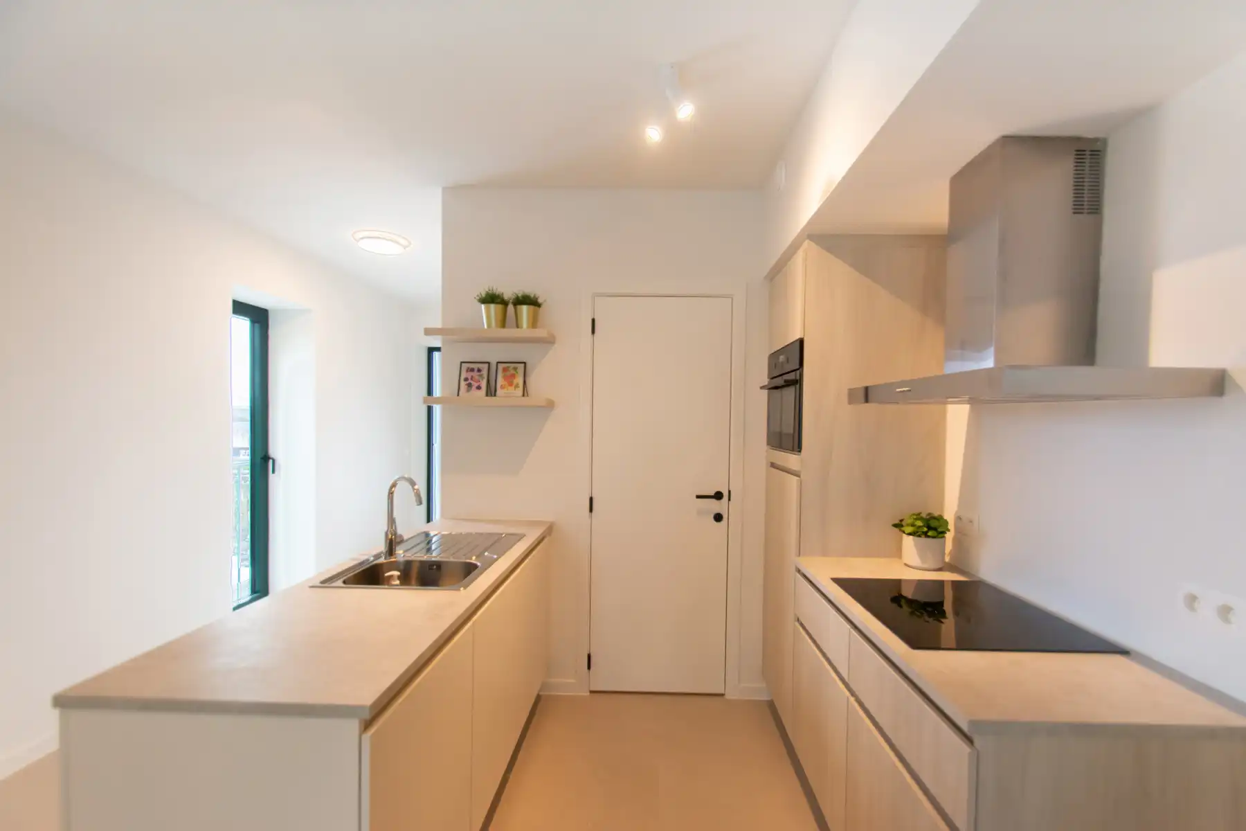 Lichtrijk gemeubeld nieuwbouwappartement met 2k en terras foto 9