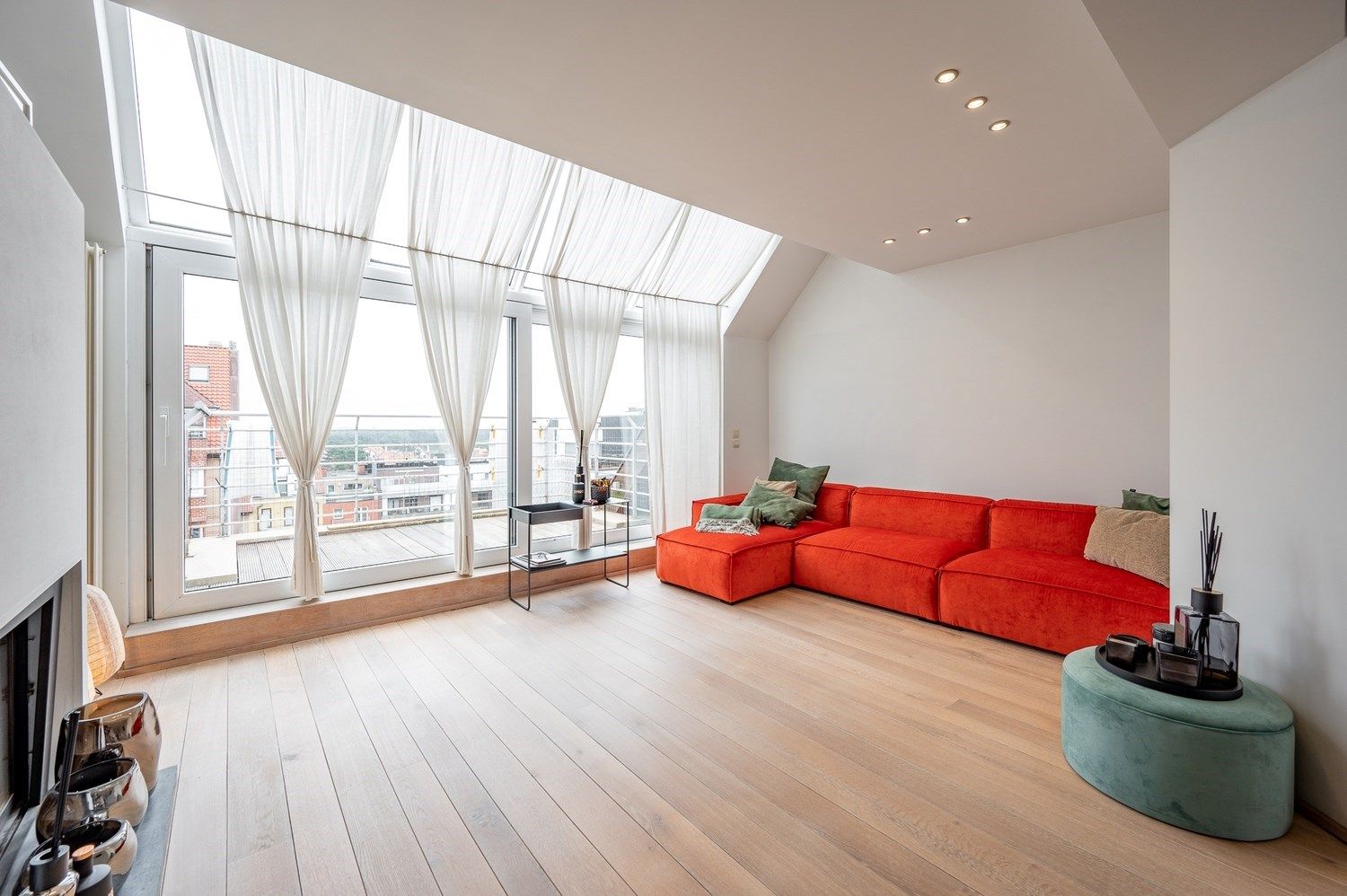 Zeer gezellige duplex met mooie terrassen, op de Lippenslaan met open haard!  foto 5