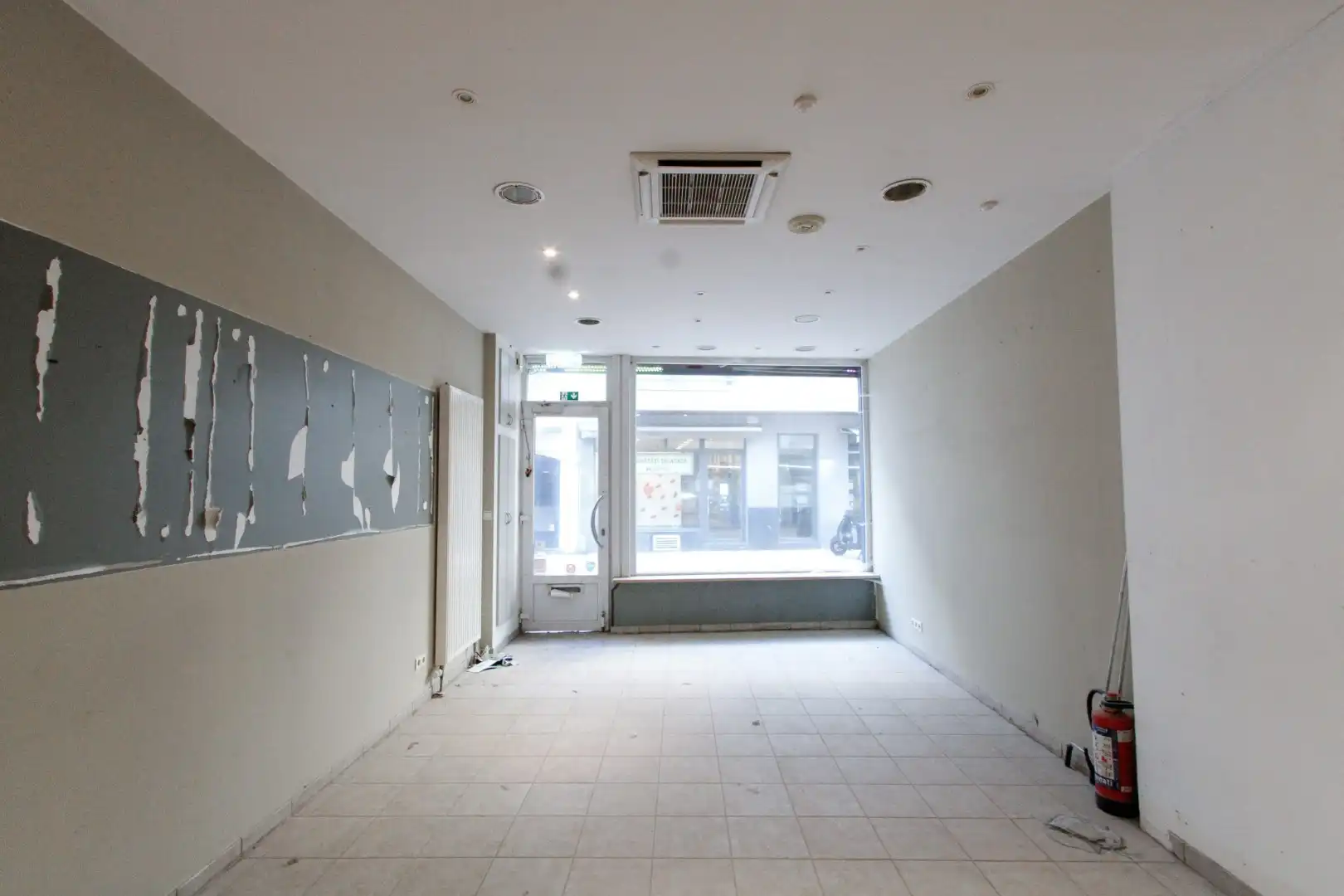 Instelprijs :Renovatieproject : woonst met of zonder gelijkvloers handelspand te Vlamingstraat 5 Heist foto 4