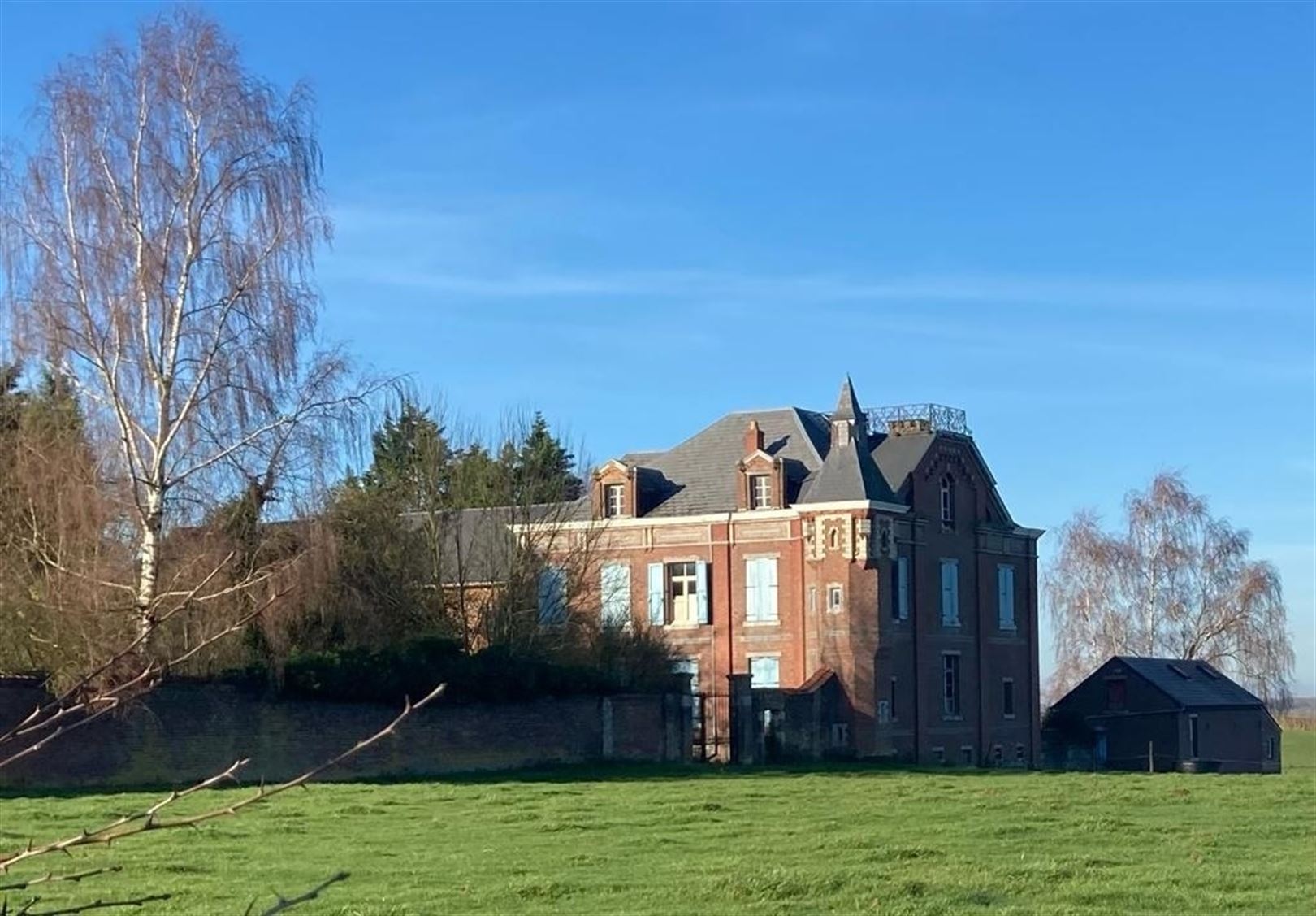 Kasteel in Noord-Frankrijk foto {{pictureIndex}}