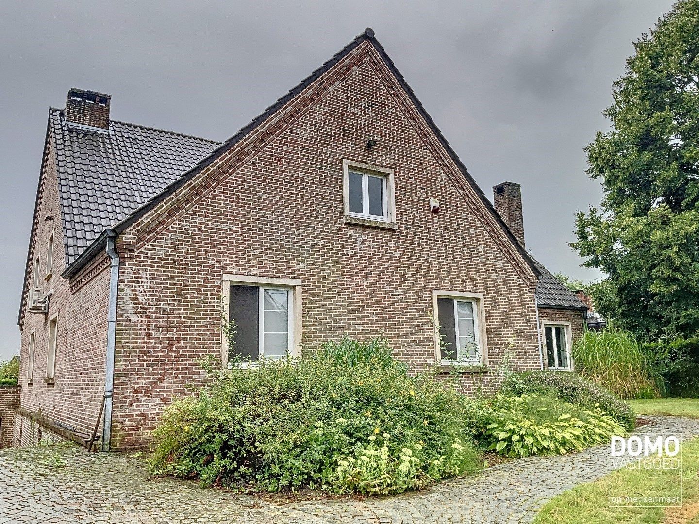 RUIME GERENOVEERDE VILLA MET TUIN, GARAGE EN 4 SLAAPKAMERS IN SINT-LAMBRECHTS-HERK foto 30