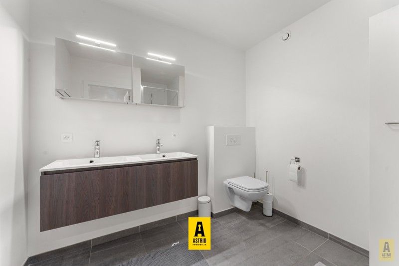 Schitterend ruim appartement op topligging met groot terras! foto 9