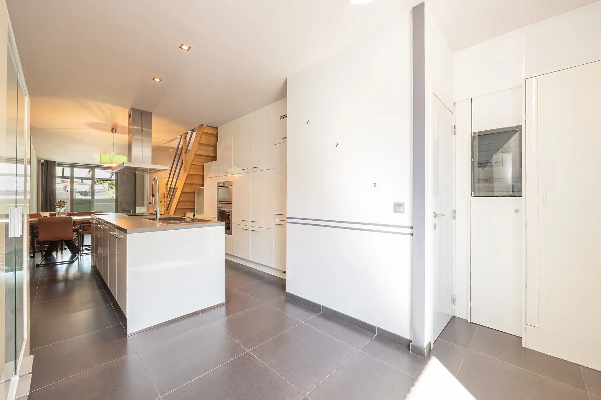 Instapklare woning met tuin in Deurne-Noord foto 3