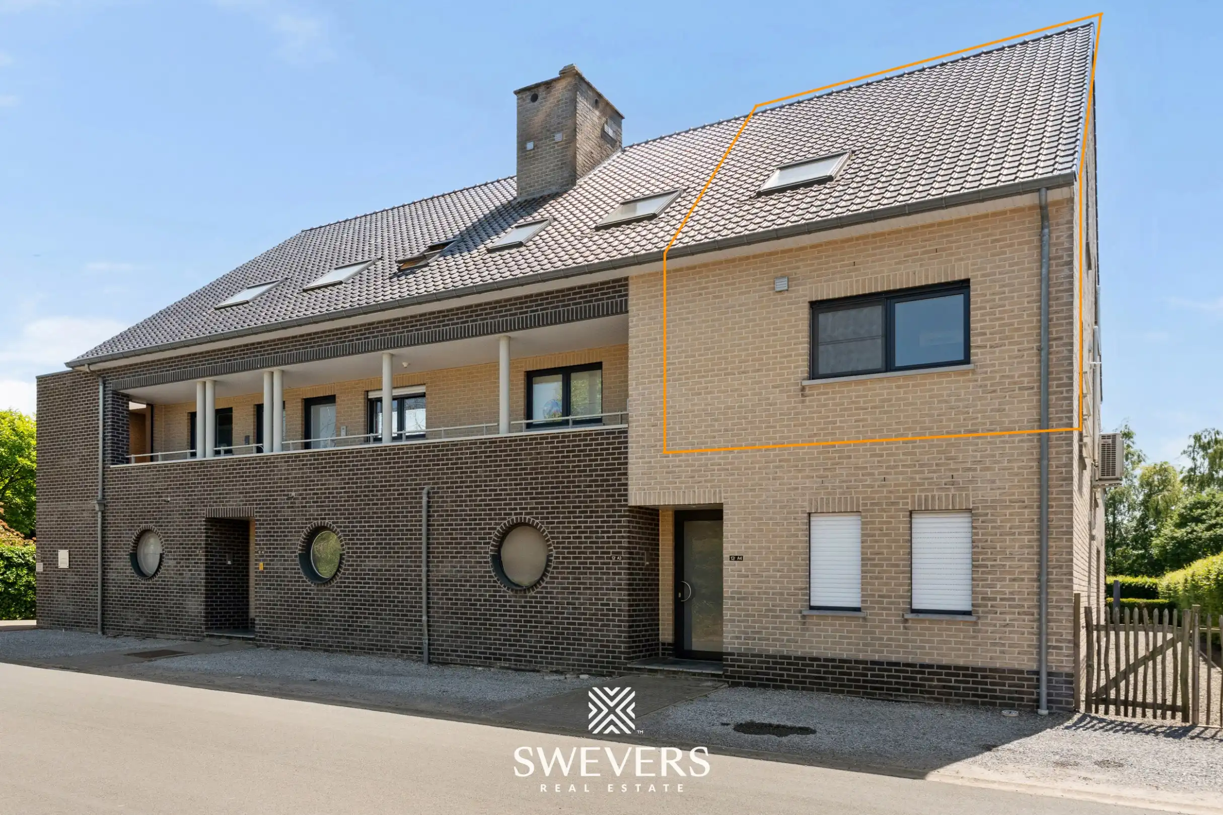 Instapklaar, lichtrijk duplex-appartement met ruim terras in hartje Helchteren foto 29