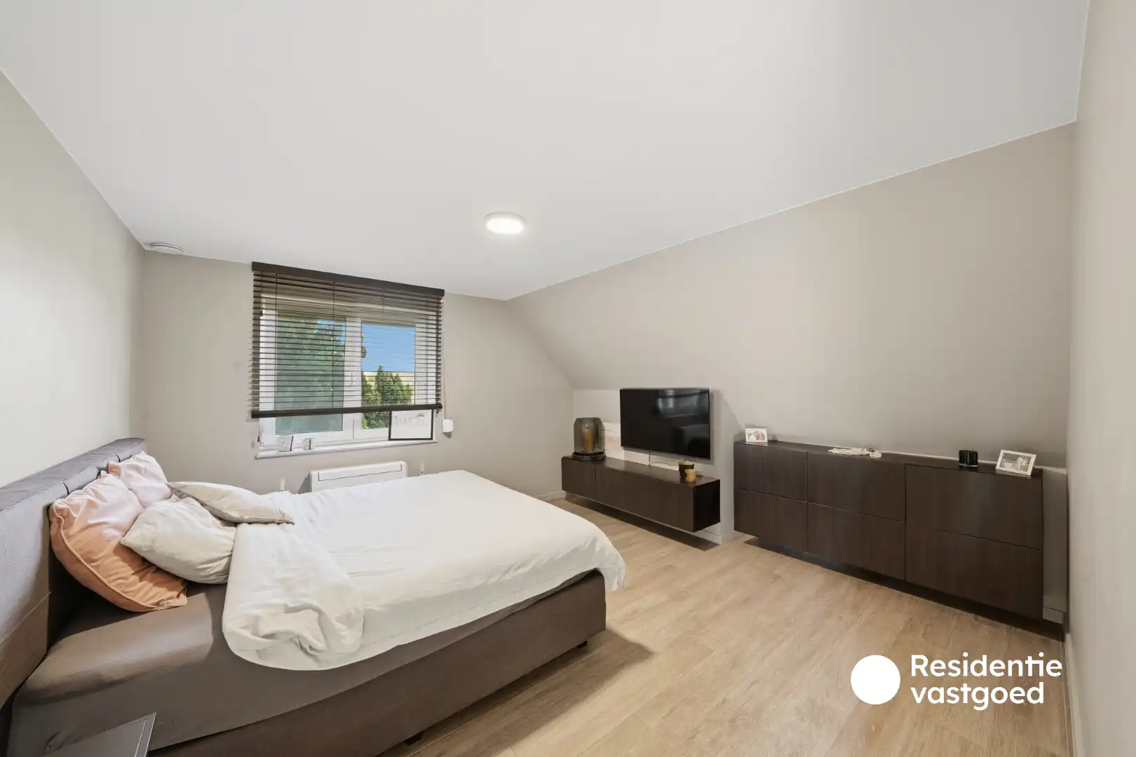 Prachtige zeer recente halfopen woning in rustige wijk te Oudenburg centrum foto 17