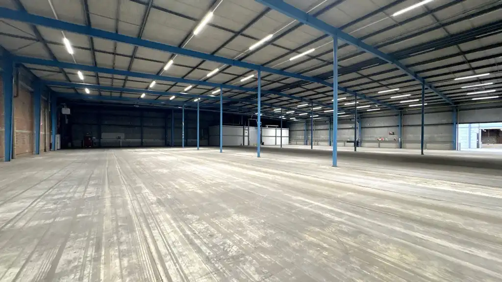 Logistieke loods met laadkades te huur nabij E19 in Kontich foto 8