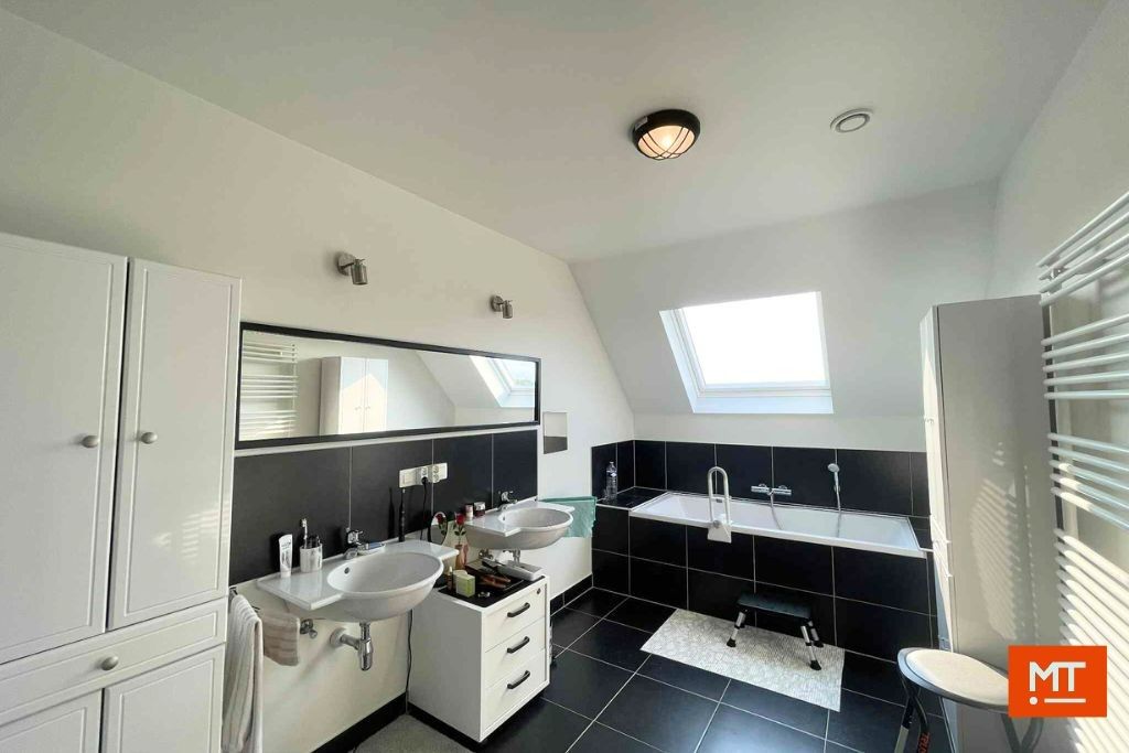 Te huur: Energiezuinige halfopen woning met 4 slaapkamers, tuin en loods (150 m²) foto 17