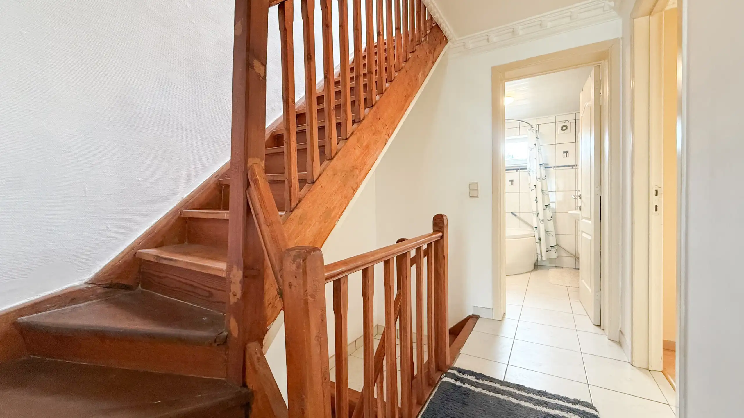 Halfopen woning met tuin, garage en 3 slaapkamers foto 26