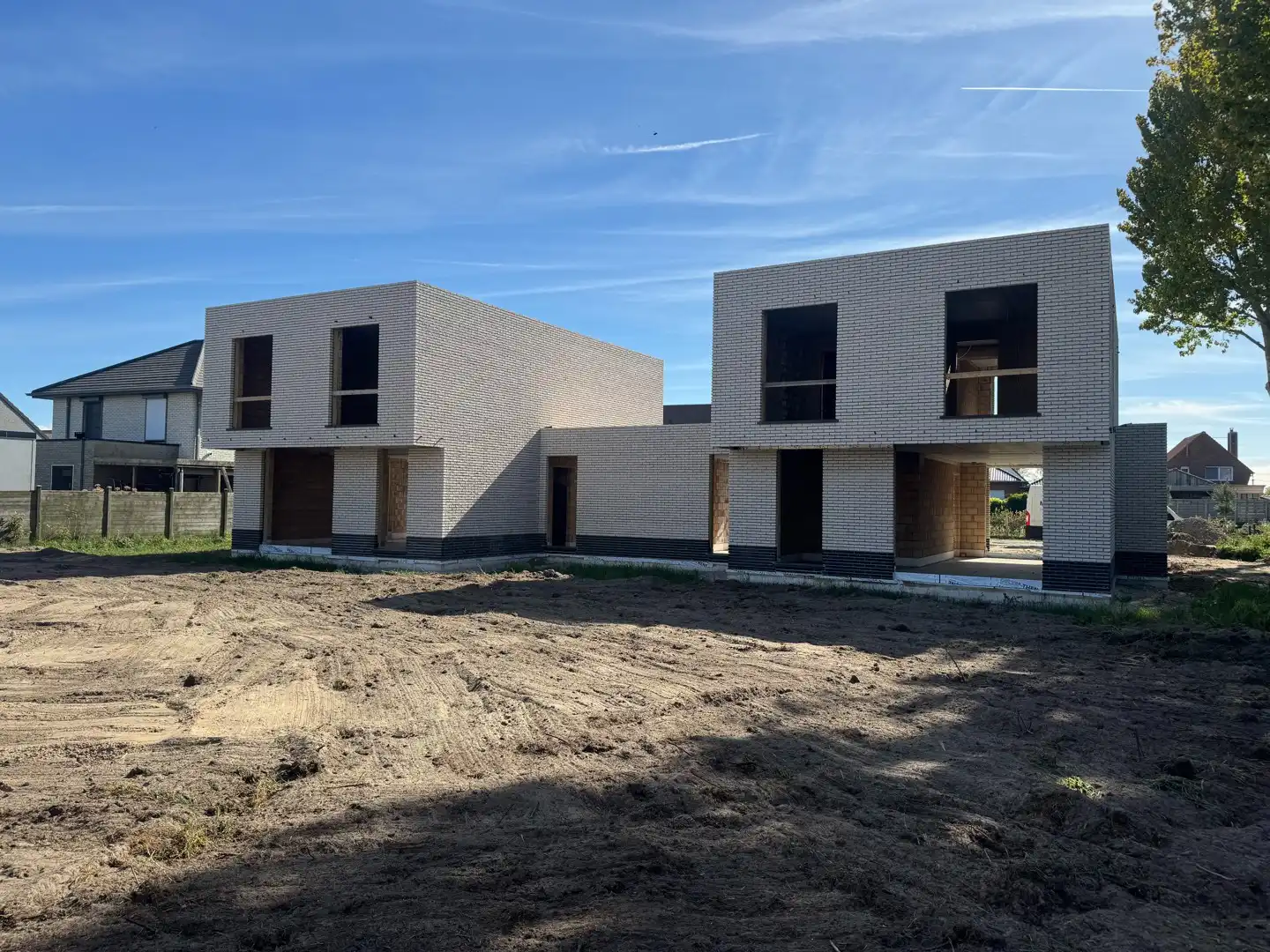 Moderne gezinswoningen met 3 ruime slaapkamers, 2 badkamers en inpandige garage! foto 2