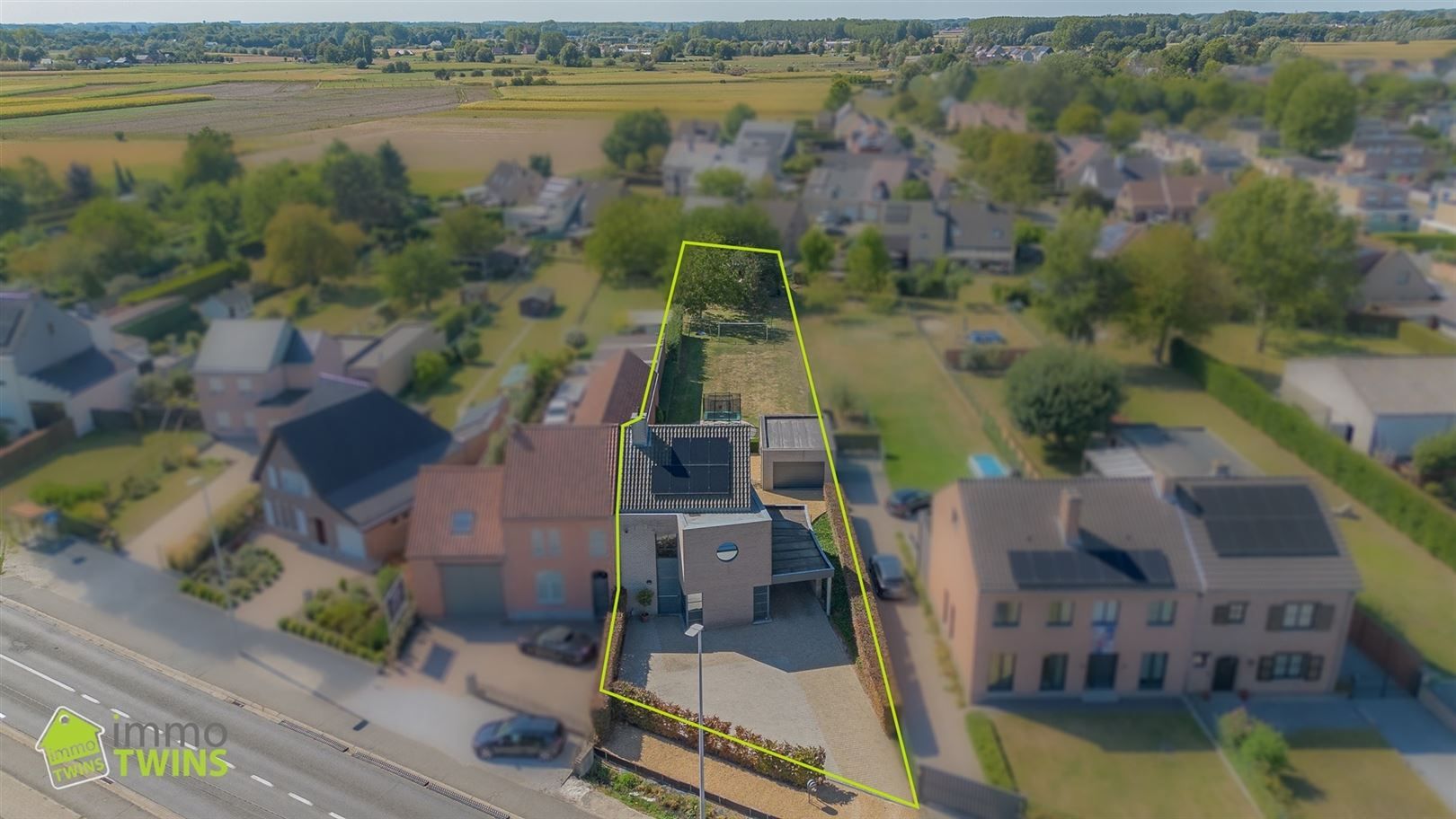 Instapklare halfopen bebouwing op royaal perceel van 13a 12ca met diepe tuin en zonnepanelen foto 31