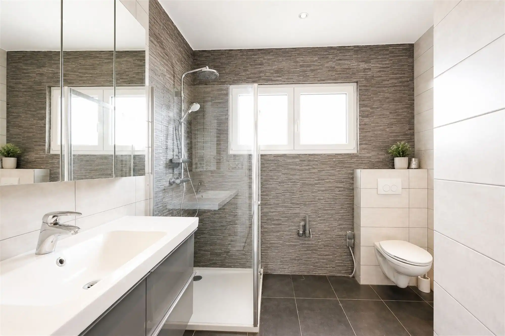 Instapklare woning met twee slaapkamers te Wilrijk foto 8