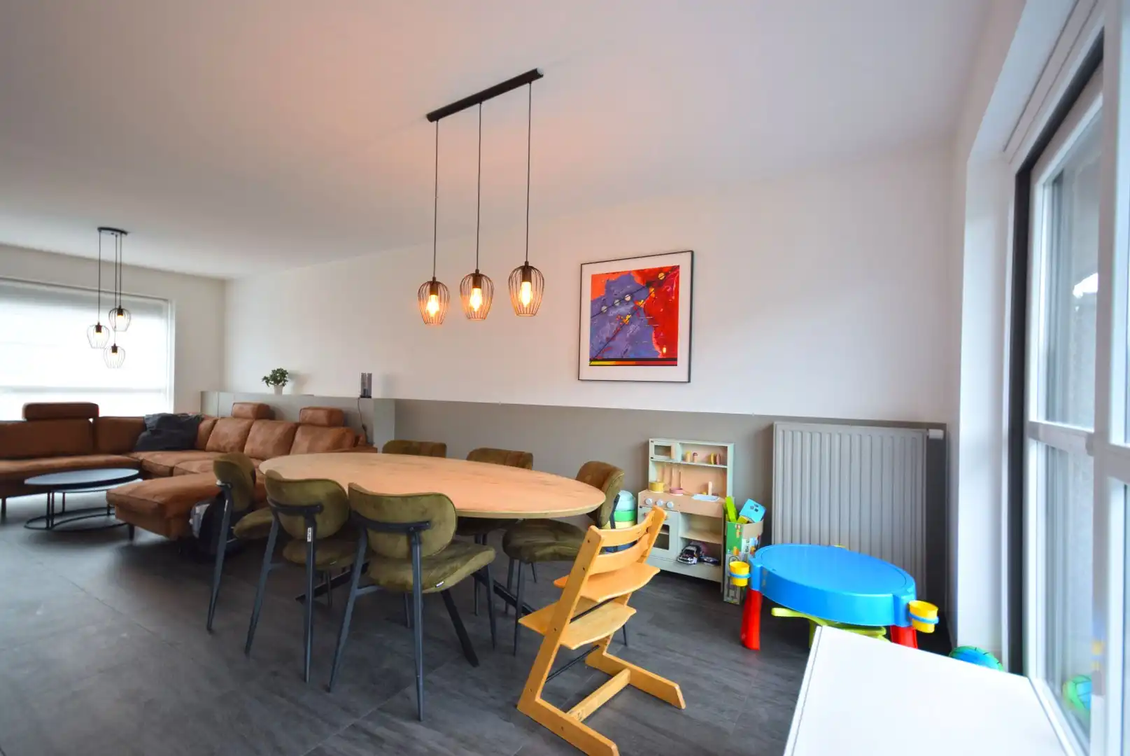 Ruime gezinswoning met drie slaapkamers en tuin  foto 4