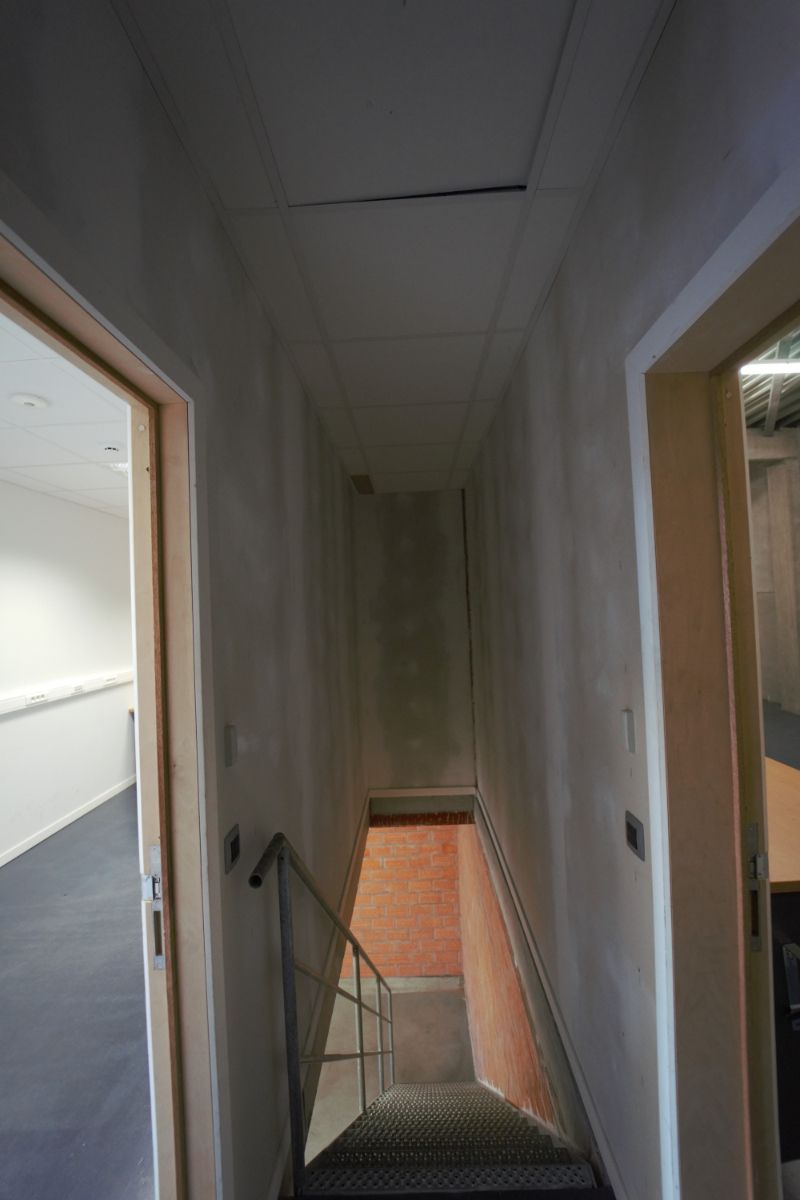 Opslagruimte/ Kantoorruimte te huur van 180m² foto 8