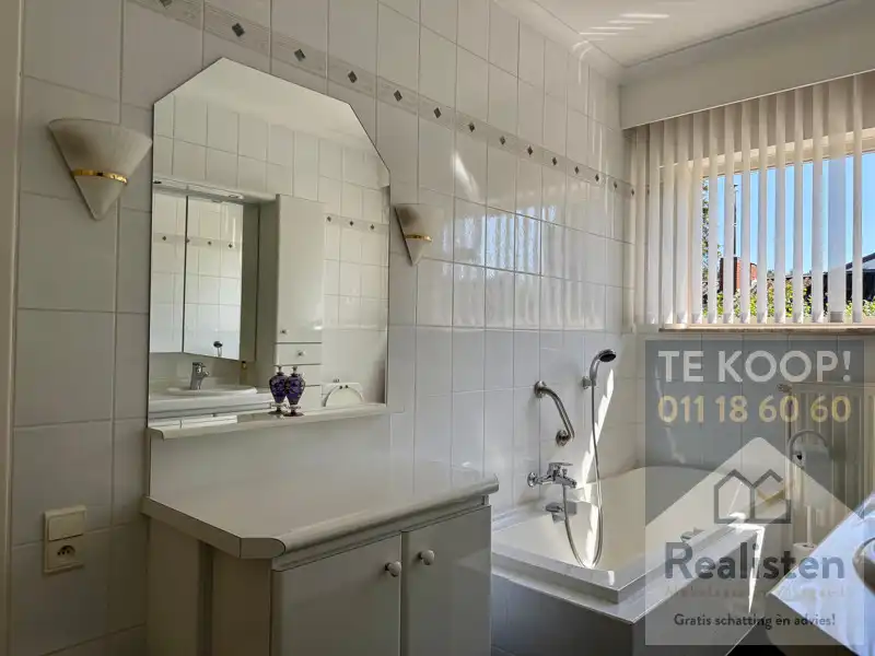 Charmant en ruim huis te koop in Stokrooie - Perfecte gezinswoning met 4 slaapkamers en een tennisplein foto 29