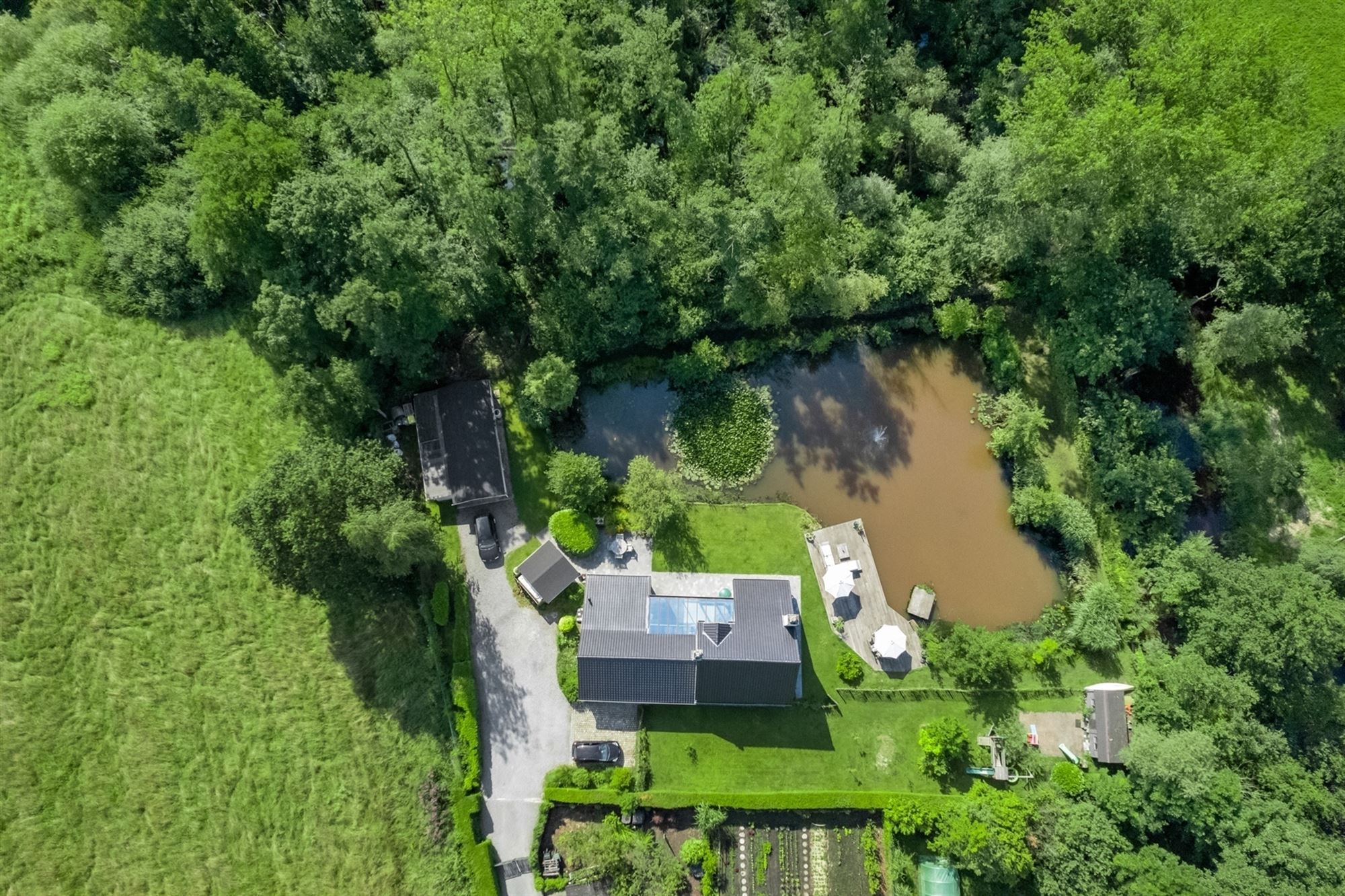 Unieke landelijke villa met prachtige tuin te BAAL foto 18