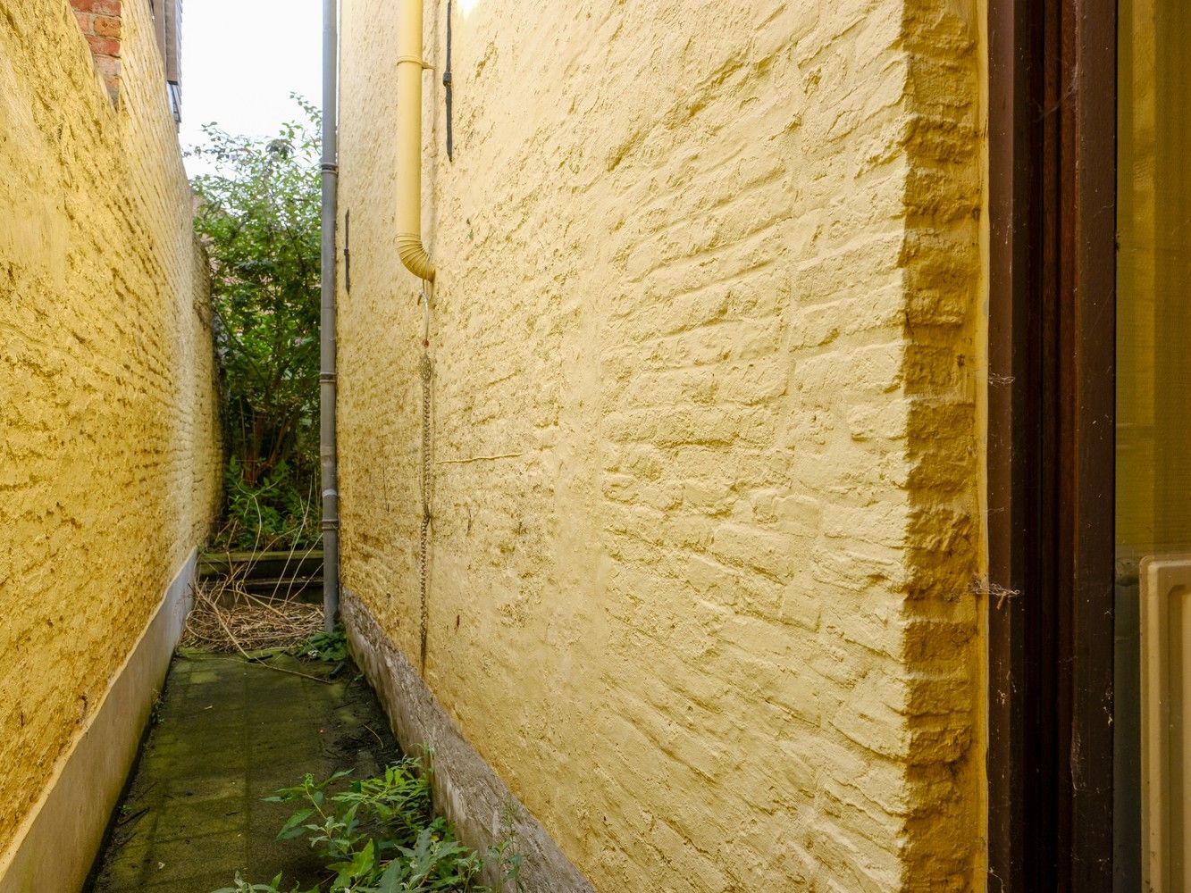 Te renoveren woning in hartje Brugge – Jouw kans om een stukje geschiedenis te bezitten! foto 8