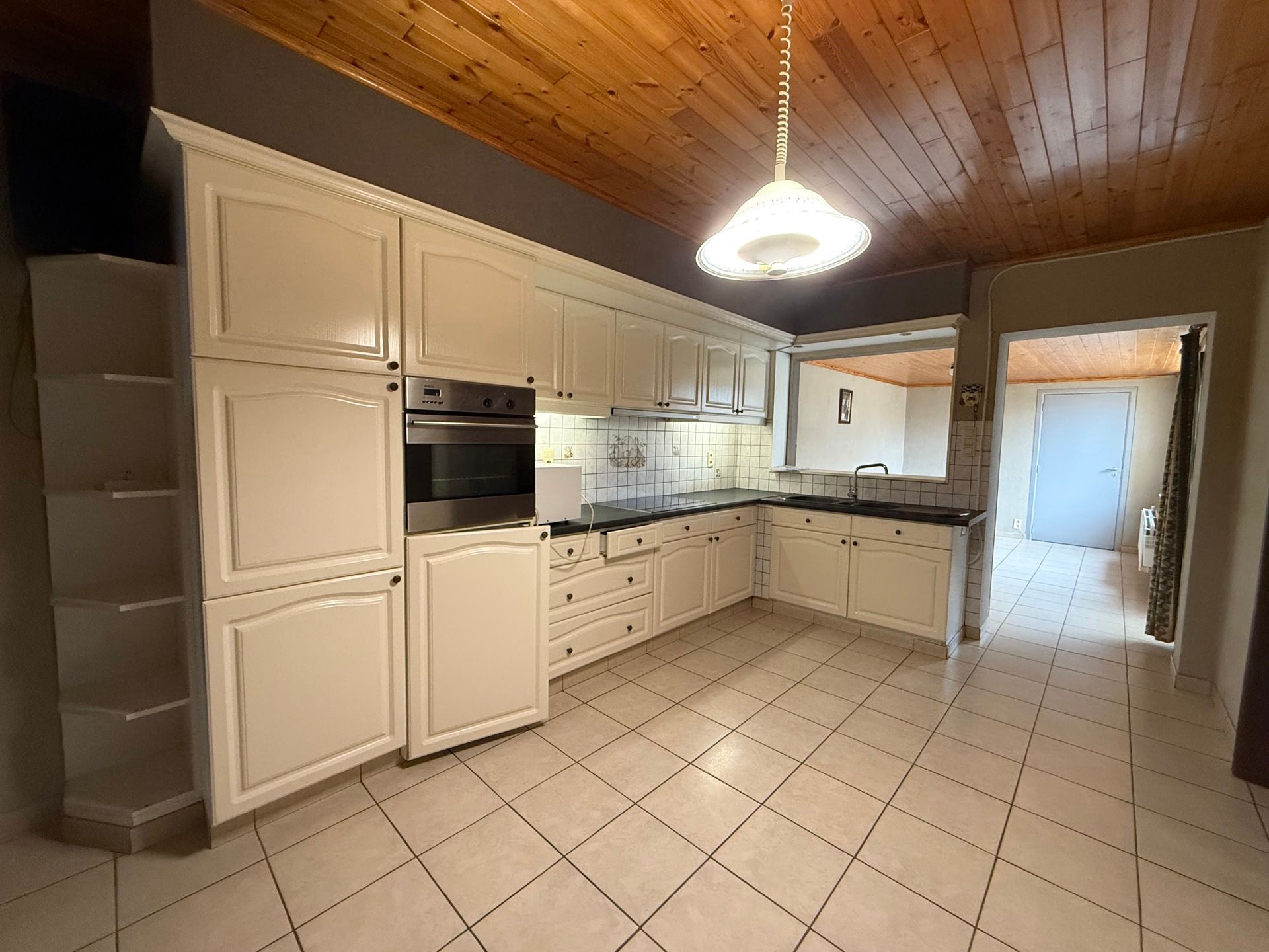 WANZELE - Ruime HoB met tuin & garage. foto 3