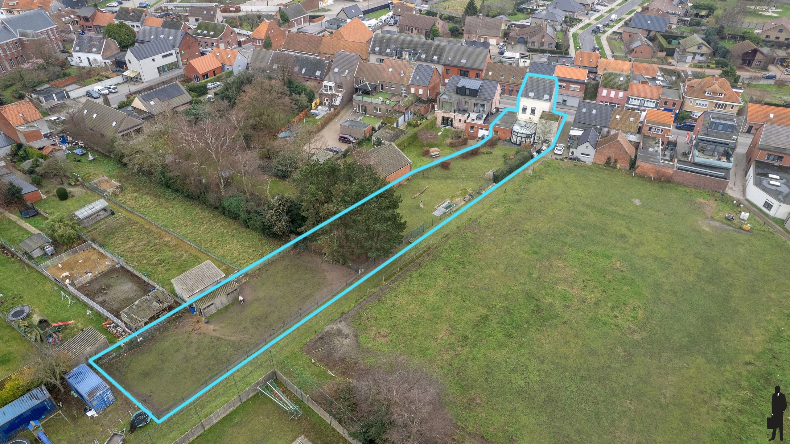 Deels gerenoveerde parel met mogelijkheden en weidegrond! foto 37