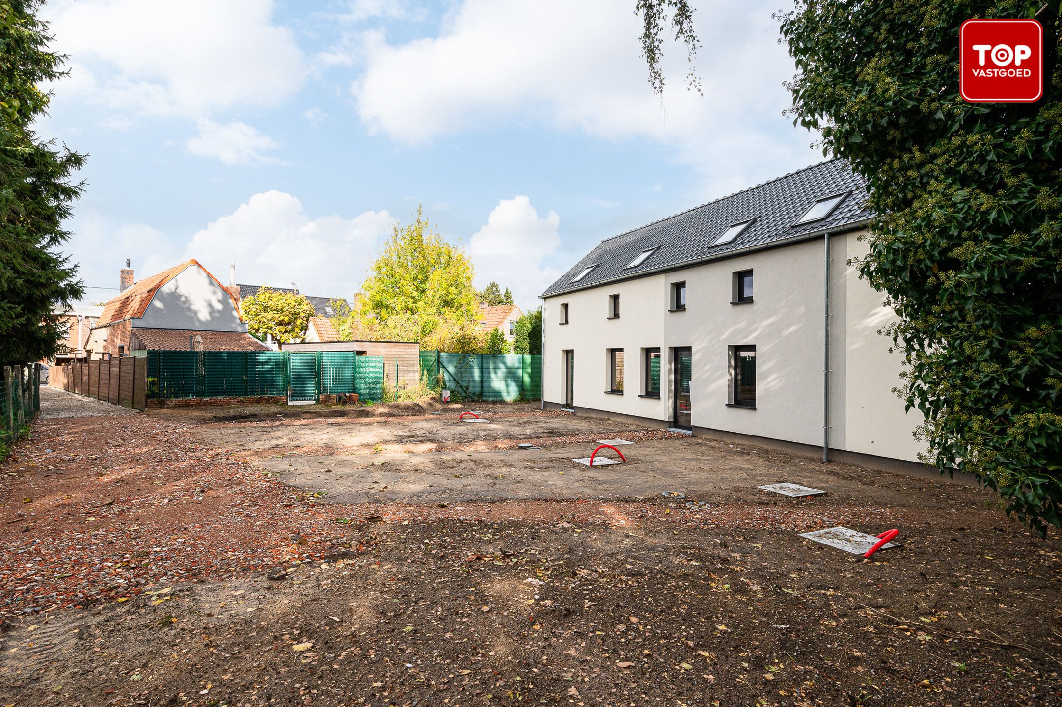 Halfopen bebouwing op een rustige locatie foto 15