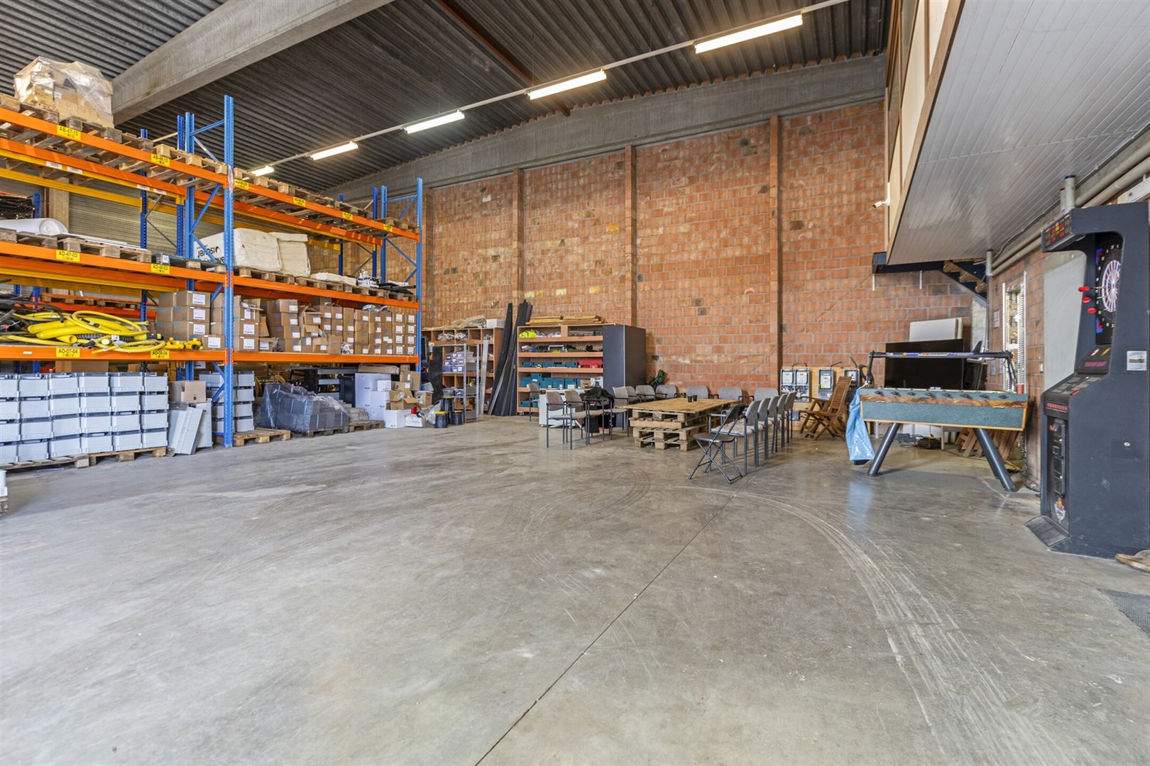 TE HUUR: Bedrijfsgebouw met kantoren te Houthalen! foto 19